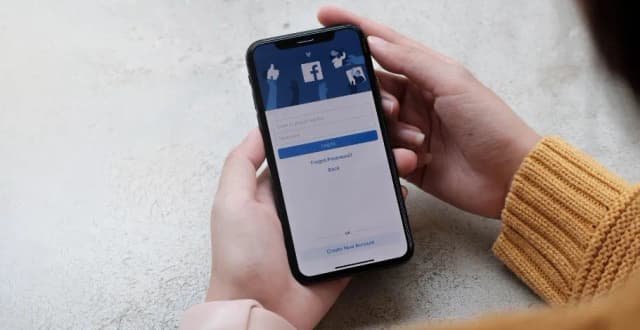 Jak dopasować zdjęcie w tle na Facebooku, aby wyglądało profesjonalnie Jak dopasować zdjęcie w tle na Facebooku, aby wyglądało profesjonalnie